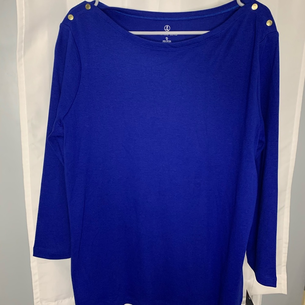 Woman’s XL Blue Shirt